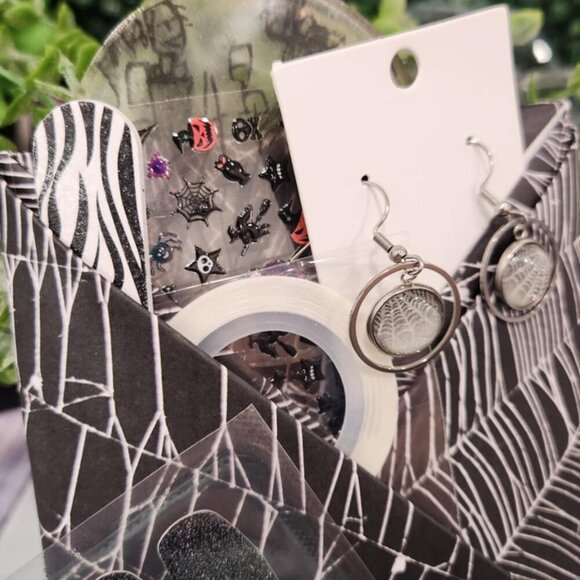 Blind Date with a Mani Bundle - Picture 13 of 13